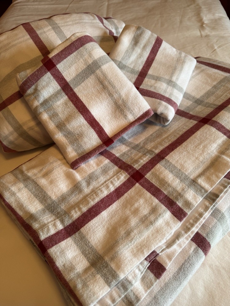 Organic Cotton Flannel Sheet Set by Boll & Branch Queen Size 4 Piece