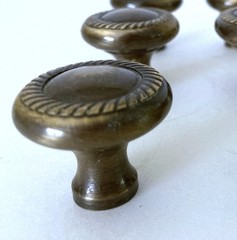 Lot 15 Cabinet Knob Pulls Newport Solid Antique Brass Round Rope Preowned VGC