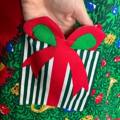 Christmas Apron Tree Presents Pockets Handmade Novelty Gift Red Green Holiday