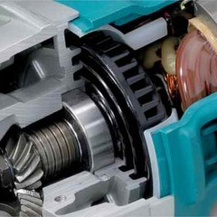 Makita GA7021-R 7″ Corded Angle Grinder w/ AC/DC Switch Factory refurb