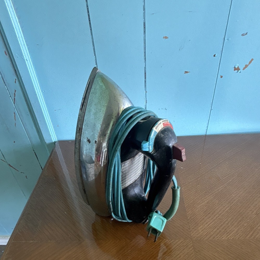 GE Vintage Corded Steam Iron, Silver/Black/Green Electric Clothes Iron