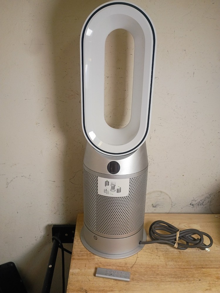 Dyson HP07 Purifier Hot + Cool™ Intelligent Heater, Fan, and Air Purifier **EUC