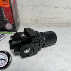 Husky 3/8 in. High Performance Air Regulator, 0-150 PSI 1003211355