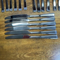 Oneida Stainless Flatware Set 26 Piece Tapered Handle Glossy Silver 89-223