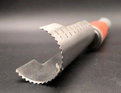 de Buyer UNIVERSAL CORE CONCEPT Fruit & Veggie Manual Corer 1-1/4″
