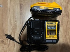 NEW Dewalt DCB240 4.0Ah Battery and DCB1104 charger