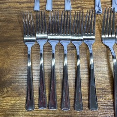 Oneida Stainless Flatware Set 26 Piece Tapered Handle Glossy Silver 89-223
