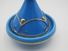 MOROCCAN HANDCRAFTED CLAY POTTERY TAGINE w/NICKEL SILVER OVERLAY (4″)