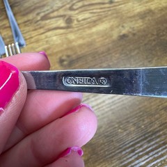 Oneida Stainless Flatware Set 26 Piece Tapered Handle Glossy Silver 89-223
