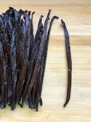 Tahitian Bourbon Vanilla Beans Grade B, Whole Beans for Baking and Extract