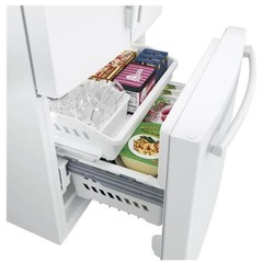 GE GWE19JGLWW 33″ Counter Depth French Door Refrigerator 18.6 Cu Ft