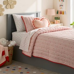 Twin Patisserie Heart Striped Kids’ Quilt Set – Pillowfort
