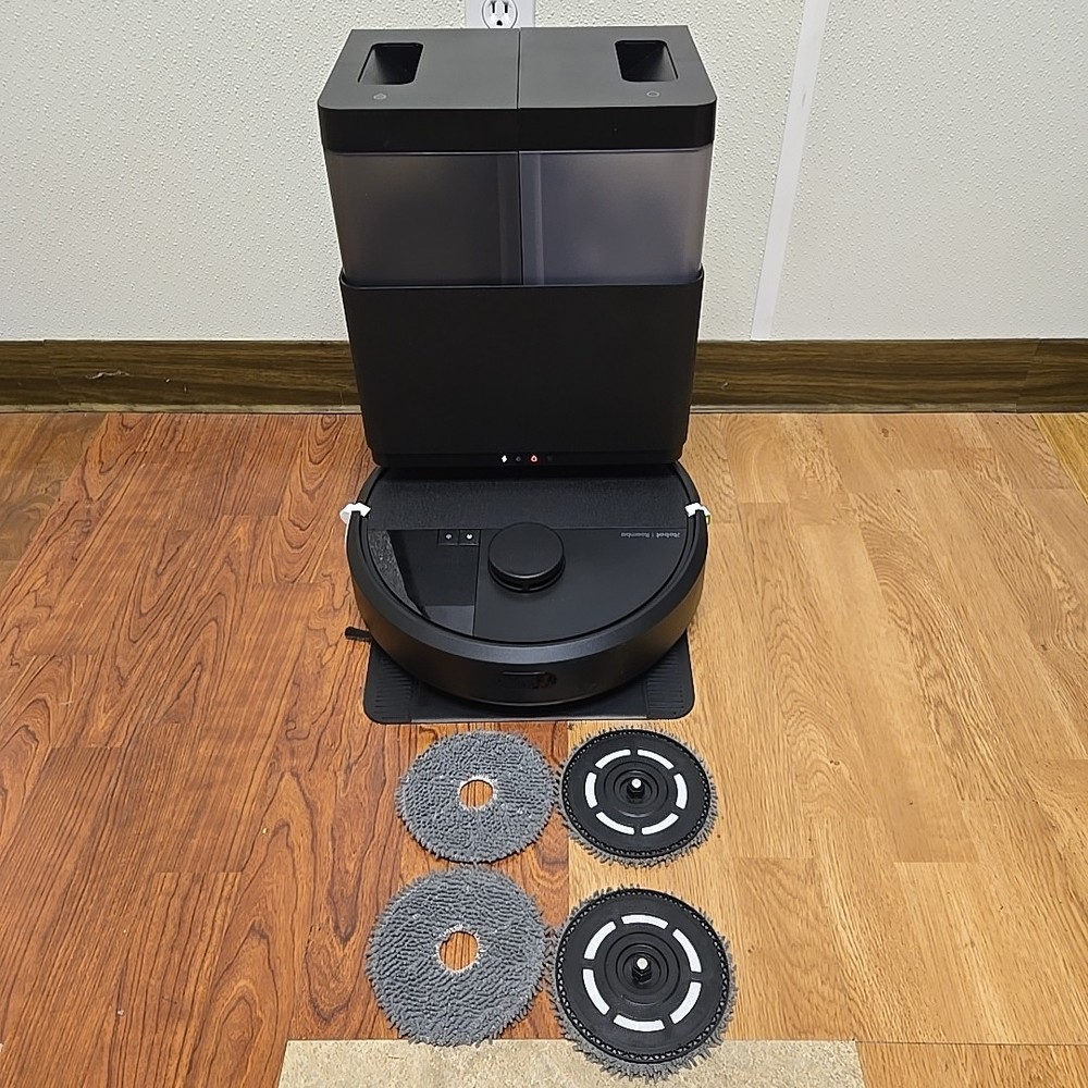 iRobot Roomba Plus 405 Combo Robot Vacuum & Mop AutoWash Dock, LiDAR 70x Suction