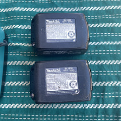 Makita DC18RA Charger and (2) BL1830 18V Batteries FOR PARTS ONLY