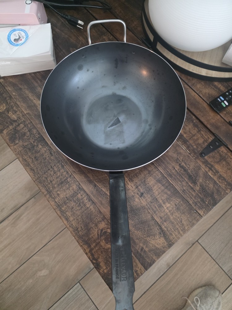 de Buyer – Blue Carbon Steel Wok Pan 2mm Thick 12.5” Diameter, – Made in France