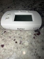 Honeywell Thermostat TH5220D1003 2 Heat / 2 Cool Stages Tested & Working.