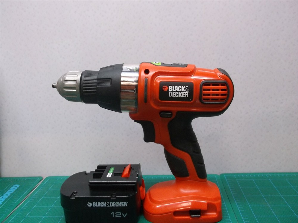 Black & Decker SS12 12V Smart Select Technology Drill & Battery No Charger