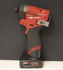 (RI1) Milwaukee 3453-20 M12 1/4″ Impact Driver (with Battery)