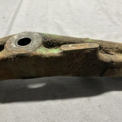 JOHN DEERE 112 GARDEN TRACTOR FRONT AXLE AM30370
