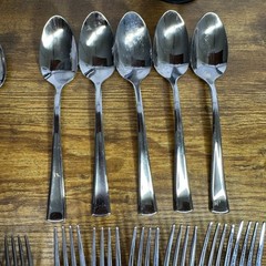 Oneida Stainless Flatware Set 26 Piece Tapered Handle Glossy Silver 89-223