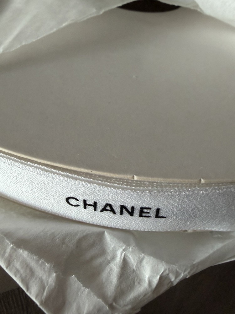 Chanel Classic White Ribbon New. In original package. 100 meters. Authentic.