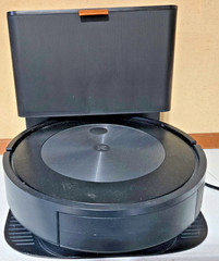 iRobot Roomba j7+ Self-Emptying Vacuum Cleaning Robot – only used two times!!