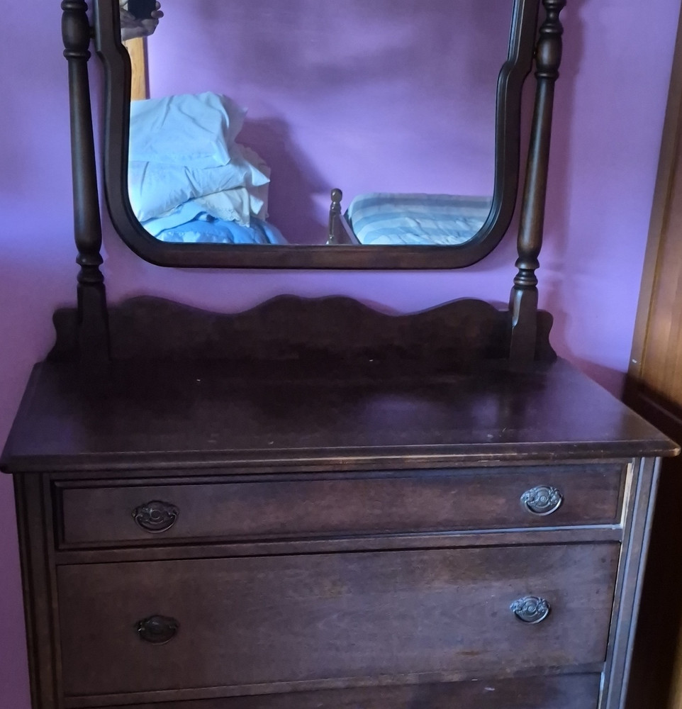 Antique Dark Wood 3-Drawer Freestanding Bedroom Dresser with Mirror, Brown Wood