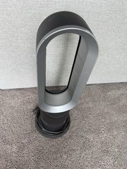 Dyson AM09 Hot + Cool Fan Heater Gray Silver with Remote Tested and Working Used