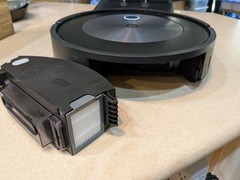 Roomba J7+ (Plus) Self-Emptying Robot Vacuum +Clean Base