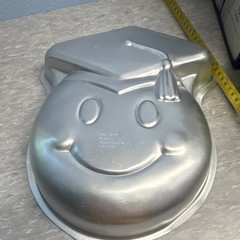 Wilton Smiley Face Cake Pan 10in Aluminum Non-Stick Oven Safe MPN 2105-2973