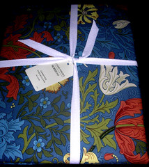 WILLIAMS SONOMA MORRIS & CO COMPTON TABLECLOTH 100% COTTON 70 X 126 INCHES N/WTG