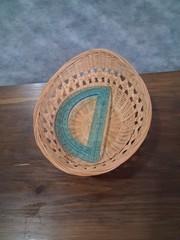 Oval Wicker Basket Brown Medium Traditional Indoor Less Than 10 in