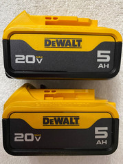 2 New Dewalt DCB205 20V Max XR 5.0Ah Lithium Ion Batteries Li-ion DCB205-2
