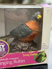 Vintage Gemmy Animated Robin Realistic Chirps & Sings “Rockin Robin” 6.5in