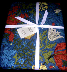 WILLIAMS SONOMA MORRIS & CO COMPTON TABLECLOTH 100% COTTON 70 X 126 INCHES N/WTG