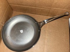 De Buyer Mineral B Pro Carbon Steel Fry Pan, Nonstick 9.5” Induction Ready