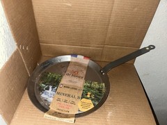 De Buyer MINERAL B Carbon Steel 12” Crepe & Tortilla Pan Induction Ready