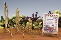 Bard’s Ornate Hinged Brass Plate Stand, 9.5″ H x 8″ W x 7″ D