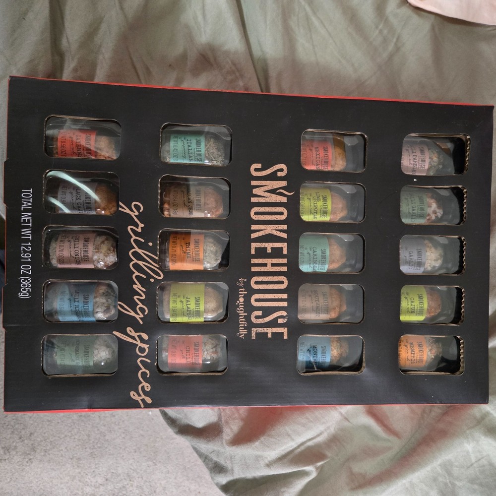 Smokehouse Grilling Spices Gift Set 20 Mini Jars Boxed Gourmet Rubs BRAND NEW
