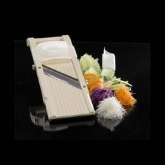 Benriner Super Slicer Mandolin, Japanese Wide Vegetable Slicer w/4 Blades, NO.95