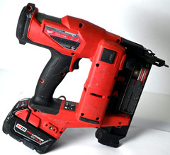 Milwauke 2746-20 M18 FUEL 18 Gauge Brad Nailer + 5 Ah Battery & Charger