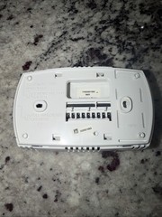 Honeywell Thermostat TH5220D1003 2 Heat / 2 Cool Stages Tested & Working.