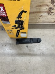 DeWalt FlexVolt 60V 16″ in Brushless Chainsaw DCCS670B (Tool Only) Open Box