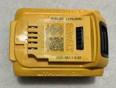 2 New Dewalt DCB205 20V Max XR 5.0Ah Lithium Ion Batteries Li-ion DCB205-2