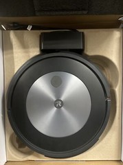 *MINT* iRobot Roomba j7 Robotic Vacuum Cleaner – Graphite