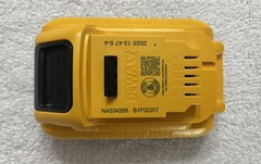 2 New Dewalt DCB2104 Powerpack 20V Max XR 4.0Ah Lithium Ion Batteries DCB2104-2