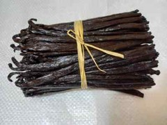 Fresh Organic Vanilla Beans Grade A 5′- 8′ – Bulk Vanilla Pods and Vanilla Cuts.