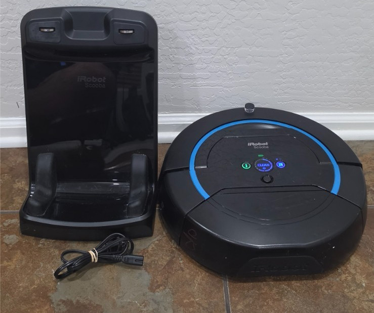 iRobot Scooba 450 Floor Scrubbing Robot Cleaner Roomba + Charging Dock + New Bat