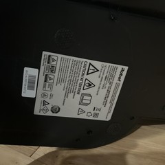 iRobot Roomba i8 Self-Emptying Vacuum Cleaning – Scratch & Dent