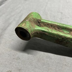 JOHN DEERE 112 GARDEN TRACTOR FRONT AXLE AM30370
